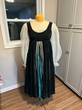 Theater Quality Green Velvet Medieval-Inspired Dress Teal Underskirt Size Med